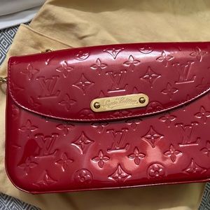 LV vernis cherry red rodeo bag